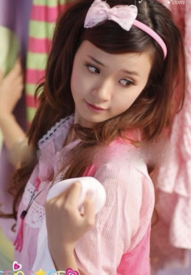 Nhan sắc Midu 20 năm trước ra sao