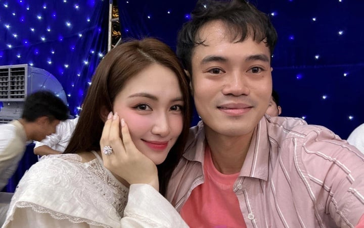 Nguyễn Văn Toàn có mối quan hệ thân thiết với Hòa Minzy.