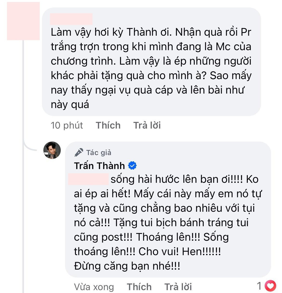 Trấn Thành đáp trả khi bị nói ép các em xinh tặng quà