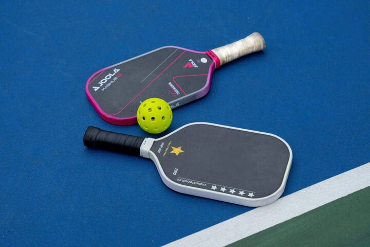 Vợ tôi ngoại tình khi đi chơi pickleball. (Ảnh minh họa: Joola)
