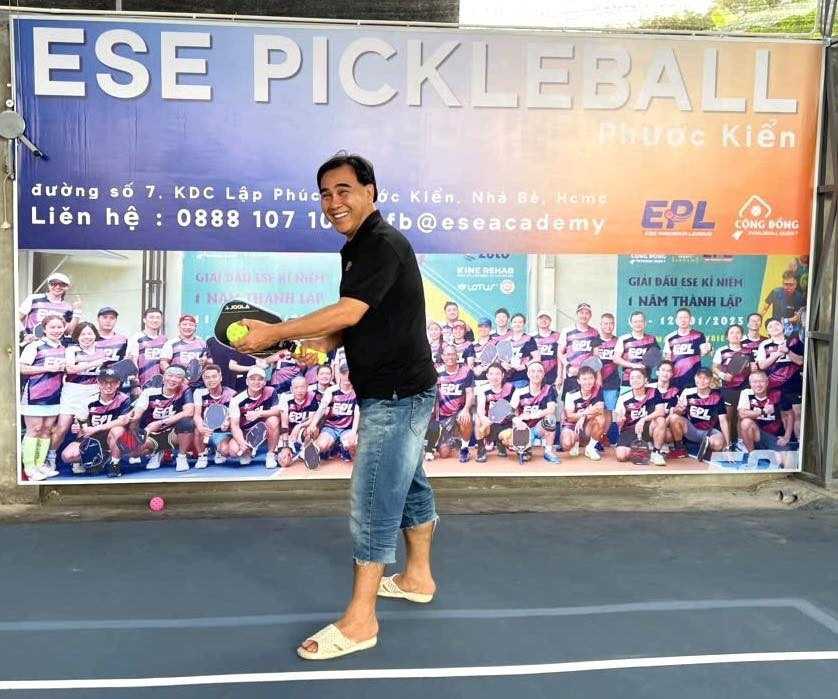 Ái nữ nhà Quyền Linh khoe ảnh du hí nước ngoài nhìn sang ông bố đại gia mà giật mình