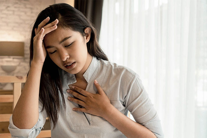 Bác sĩ cảnh báo Dấu hiệu sớm của ung thư phổi không phải đau ngực mà là 5 triệu chứng bất thường này