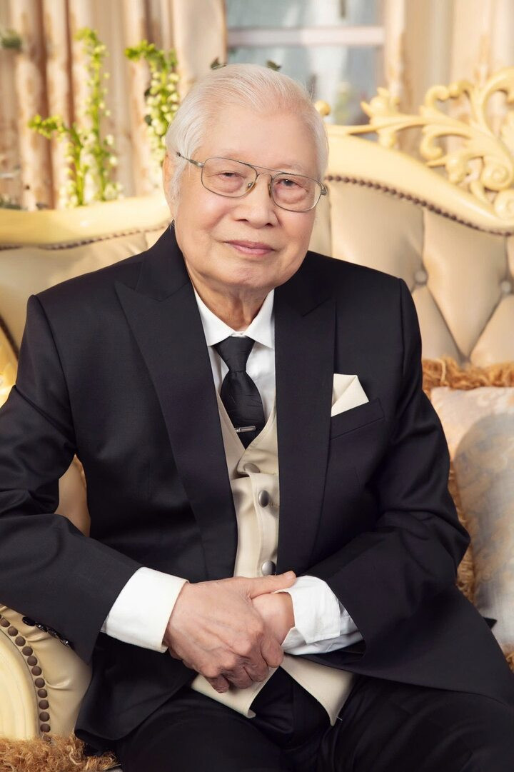 NSND Hồng Vân hiếm hoi chia sẻ ảnh về cha - PGS.TSKH Ngô Kế Sương.