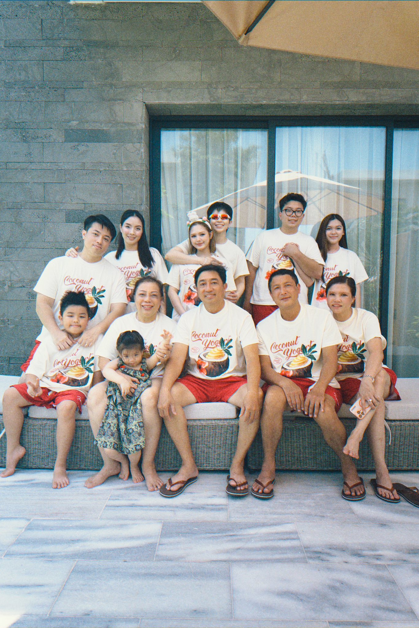 Nghi vấn Xoài Non  Gil Lê sắp về chung nhà rò rỉ ảnh phụ huynh 2 bên gặp mặt trực tiếp