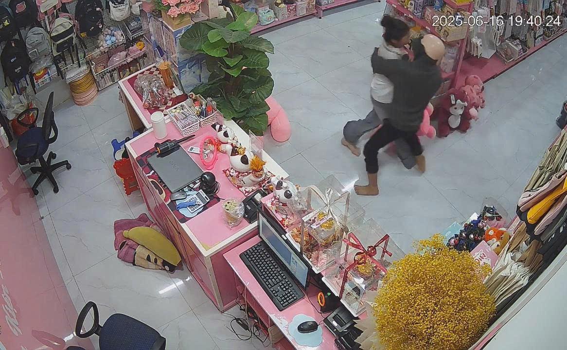 Gần 24 giờ truy bắt 2 đối tượng trói người, cướp của tại cửa hàng Gemini - Store- Ảnh 1.