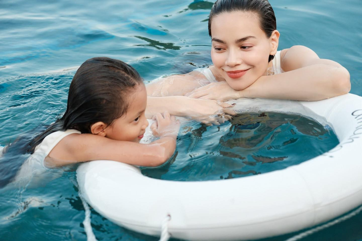 Lisa - con gái Hồ Ngọc Hà lại khiến fan trầm trồ 'phiên bản Hà mini'- Ảnh 3.