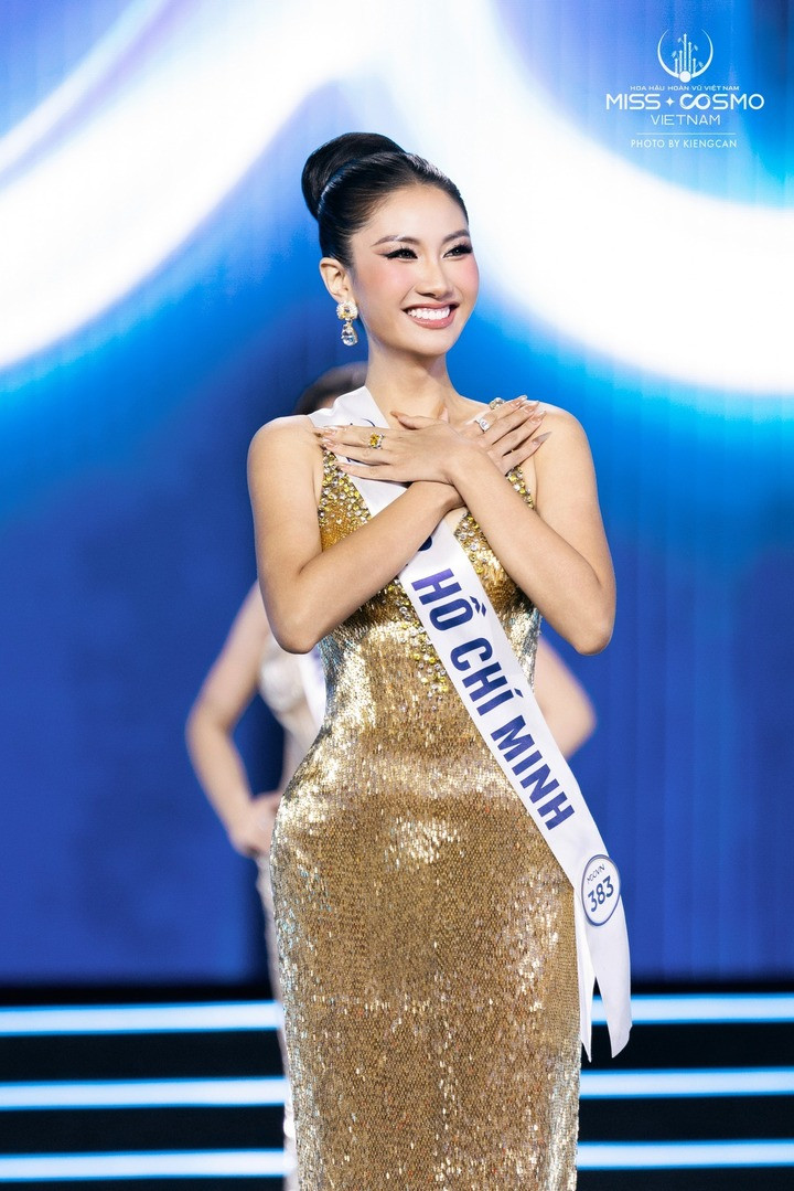 Nguyễn Hoàng Phương Linh sẽ đại diện Việt Nam tranh tài tại Hoa hậu Hoàn vũ Quốc tế - Miss Cosmo 2025 được tổ chức vào tháng 12 năm nay.