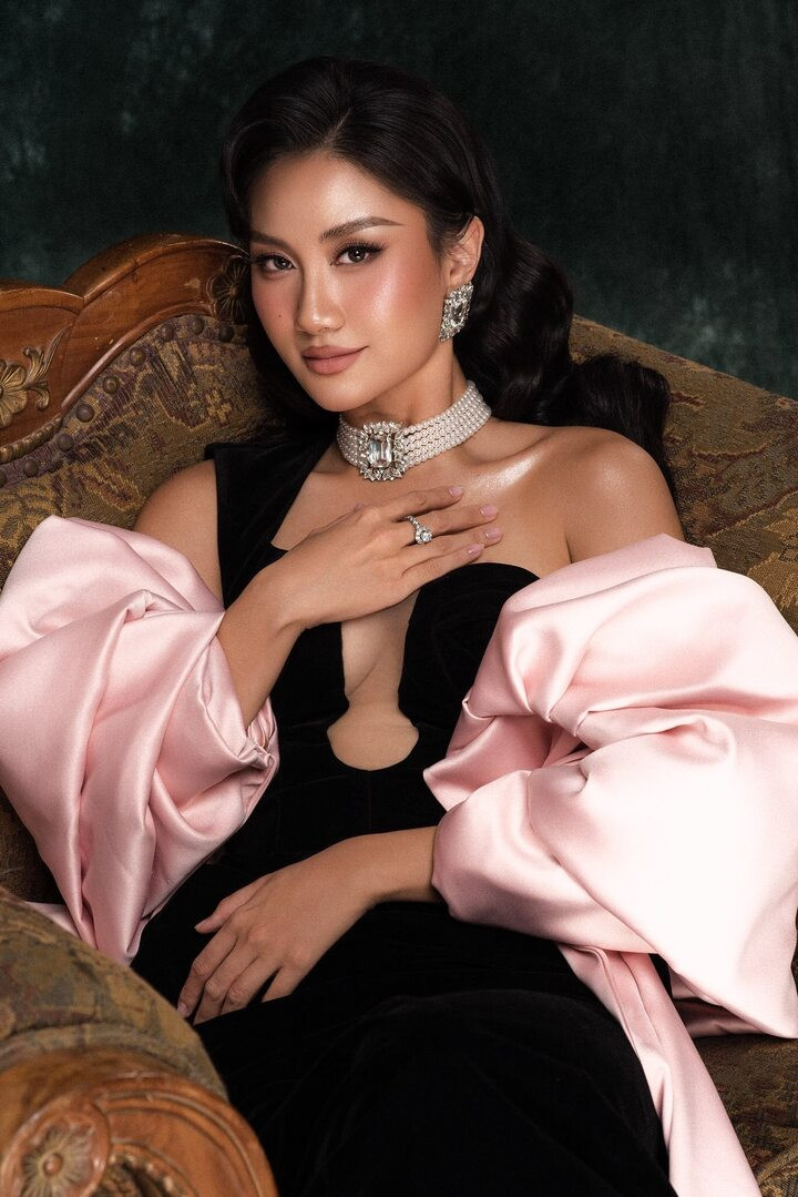 Thi Hoa hậu Hoàn vũ Việt Nam 2025 với tâm thế của một người mới nhưng luôn sẵn sàng học hỏi, Phương Linh đại diện cho thế hệ phụ nữ hiện đại, tự tin, độc lập và không ngại bứt phá.