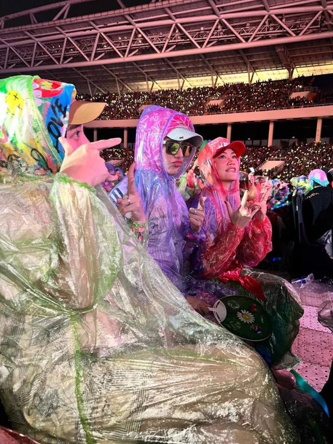 Diệp Lâm Anh khiến fan lo lắng về tình trạng sức khỏe