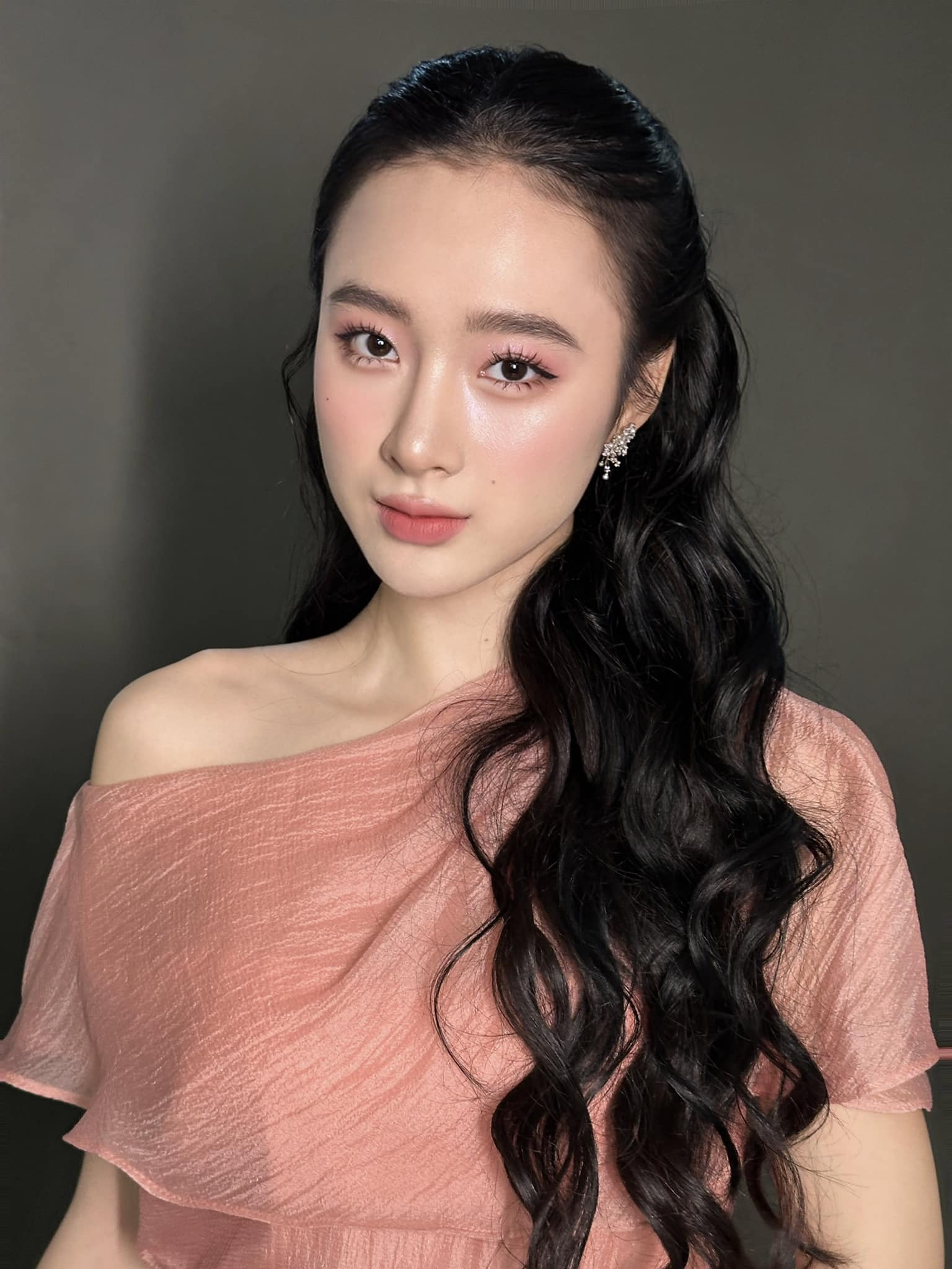 angela phuong trinh 5 17506495506171558401138.jpg