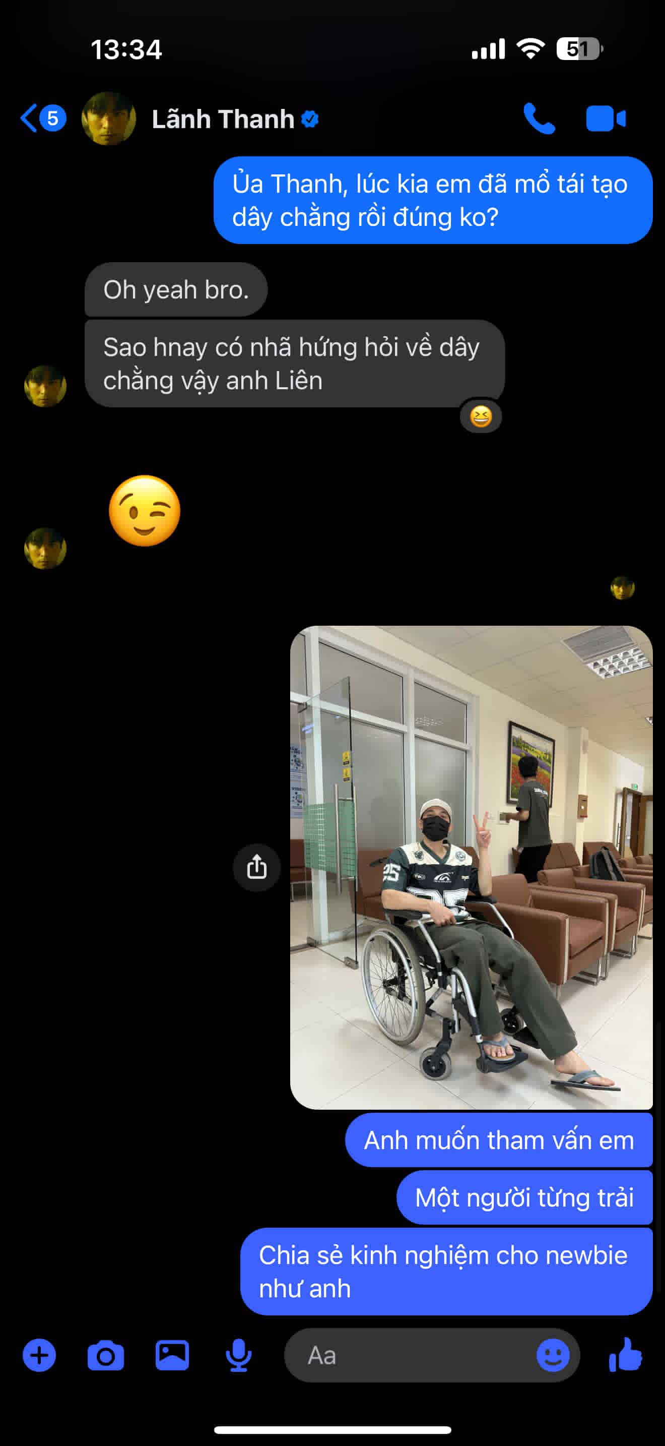 Diễn viên Liên Bỉnh Phát và Lan Ngọc bị thương, phải ngồi xe lăn- Ảnh 2.