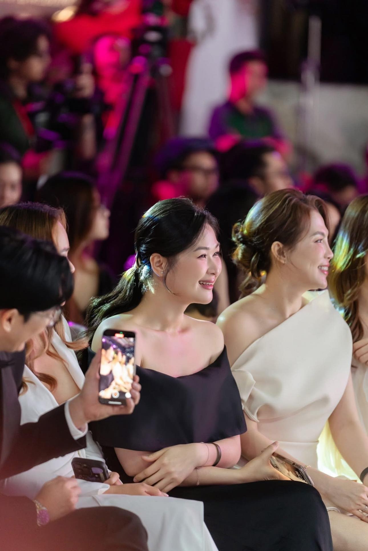 Huy Khánh Mạc Anh Thư hội ngộ sau ly hôn có một hành động khiến dân mạng tích cực đẩy thuyền