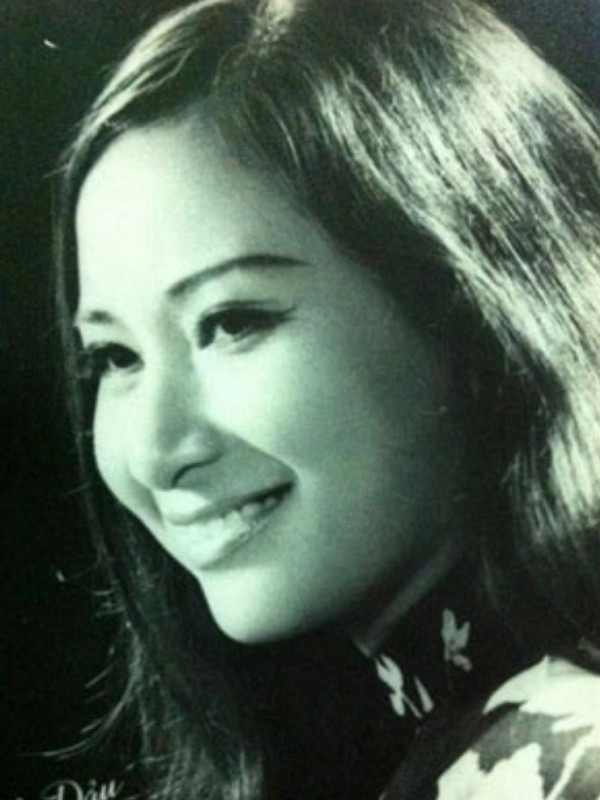 Mẹ ruột 'họa mi' Khánh Linh: Nữ NSƯT nổi tiếng tài sắc thập niên 70, tuổi xế chiều kín tiếng- Ảnh 2.