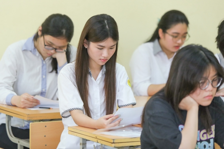 Thí sinh lưu ý những vật dụng thí sinh không được phép mang vào phòng thi tốt nghiệp, tránh vi phạm quy chế thi. (Ảnh minh hoạ)