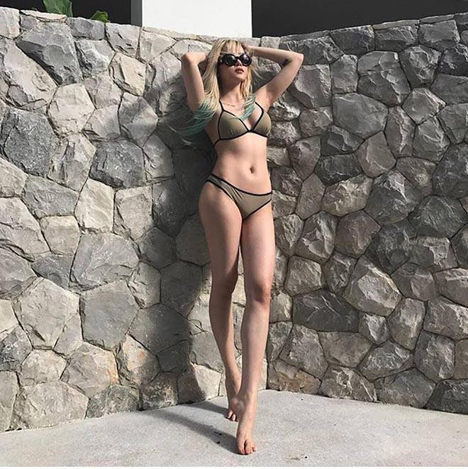 Sự chú ý của cả thế giới đã va phải vào đôi chân cực phẩm của Bích Phương - Thiều Bảo Trâm - Bảo Anh-13