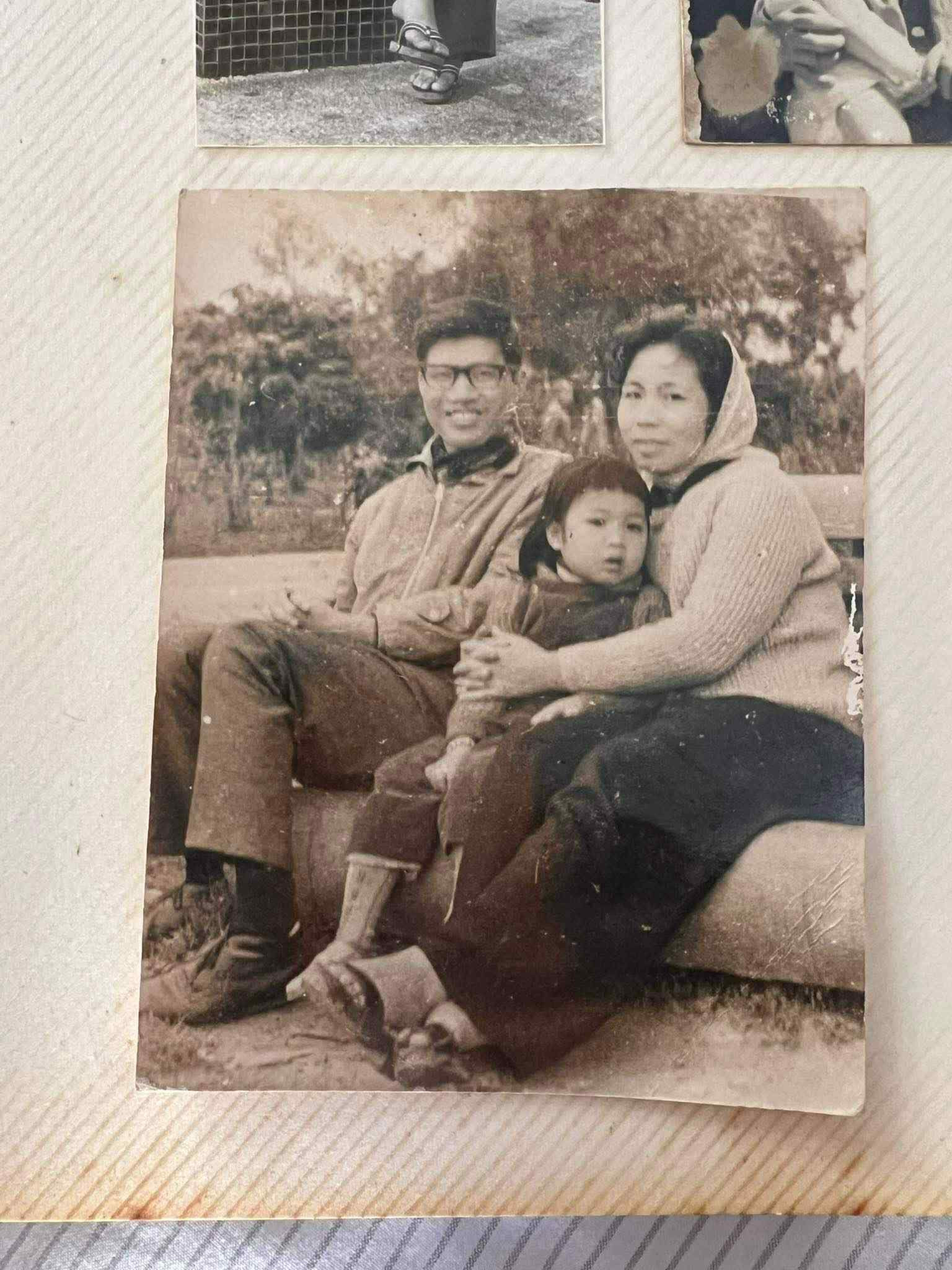 Bố mẹ NSND Hồng Vân rạng rỡ bên con cháu trong hình ảnh kỉ niệm 60 năm ngày cưới - Ảnh 3.