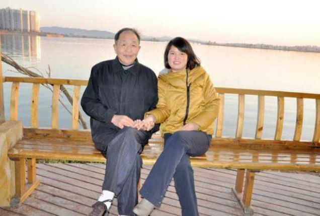 Cô giáo 38 tuổi kết hôn với ông lão 66 tuổi, cái kết sau đám cưới thật bất ngờ- Ảnh 3.