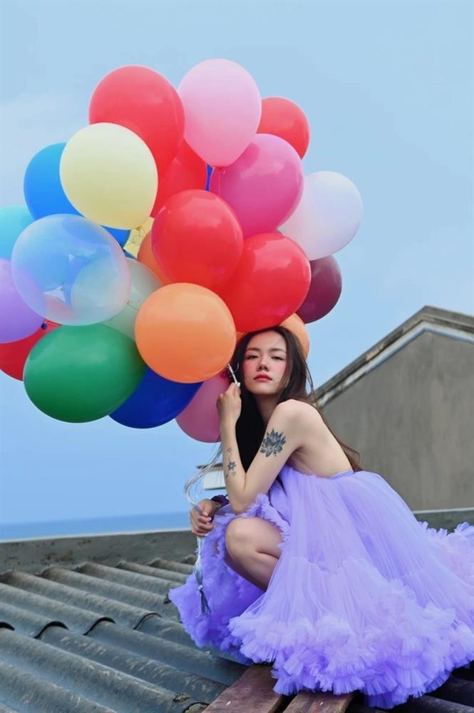 Phương Ly bị soi rạn da bụng, netizen đào lại ồn ào 19 tuổi sinh con-6