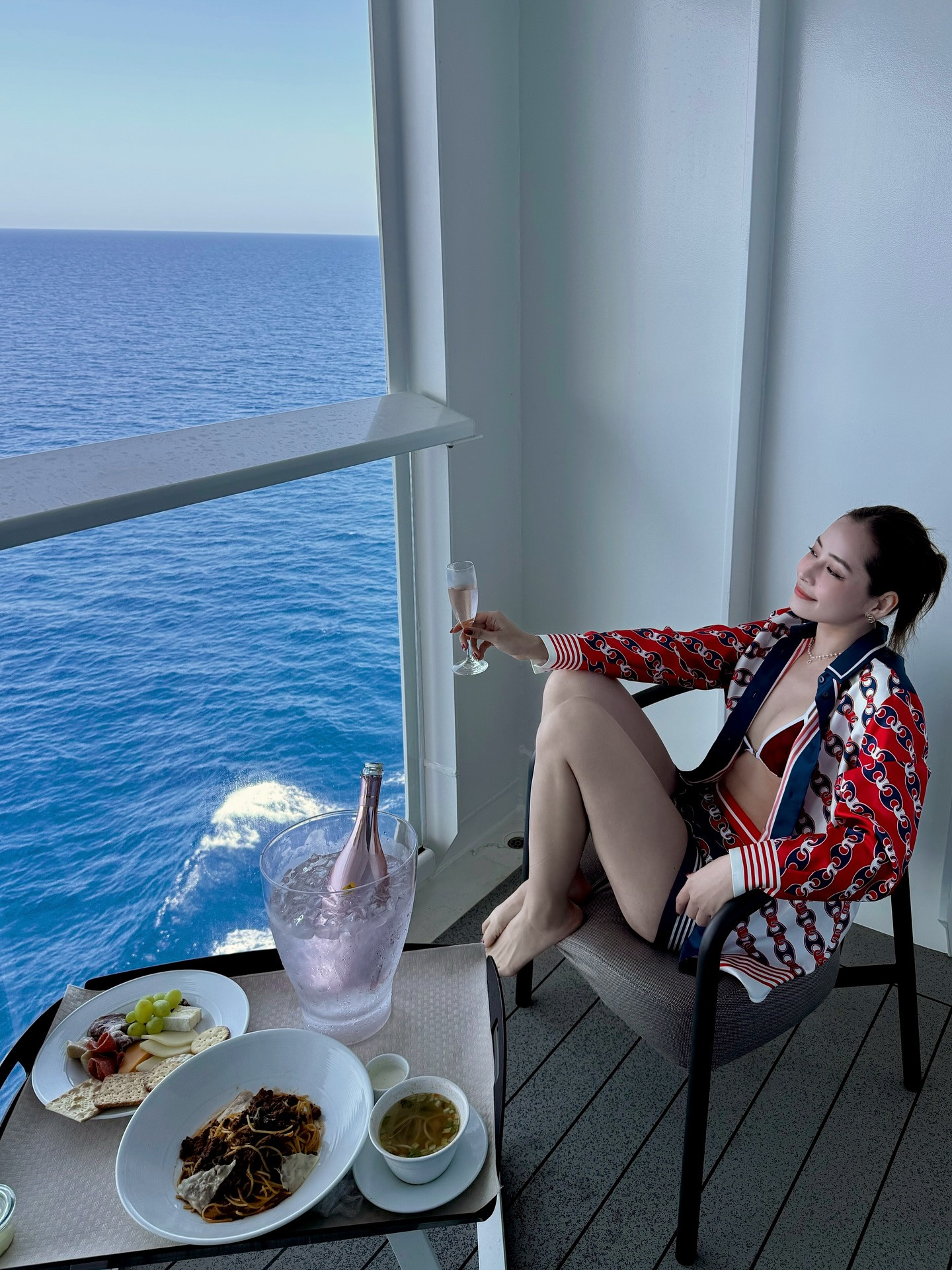 Chi Pu gây ngỡ ngàng khi diện bikini khoe 'cực phẩm' nhan sắc- Ảnh 8.