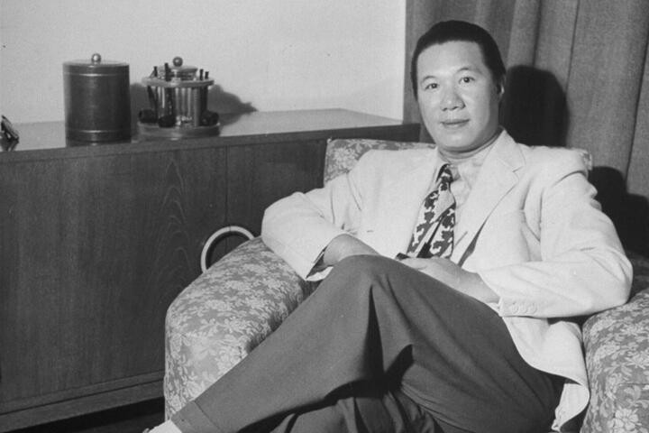 Vua Bảo Đại si mê Lý Lệ Hà mặc cho lời bán tán dị nghị.
