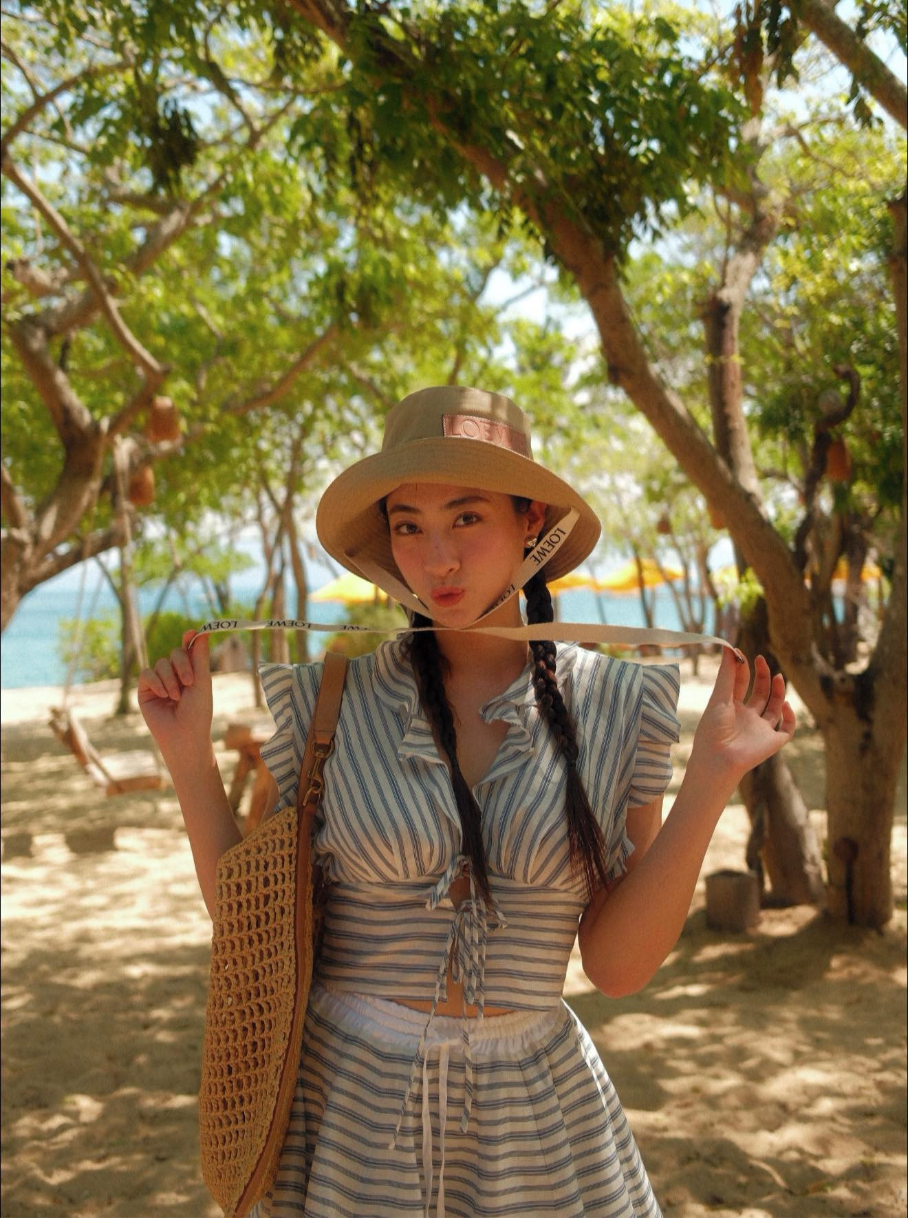 Set đồ đi biển đơn giản mà gây thương nhớ của Hoa hậu quê Cao Bằng - Ảnh 3.
