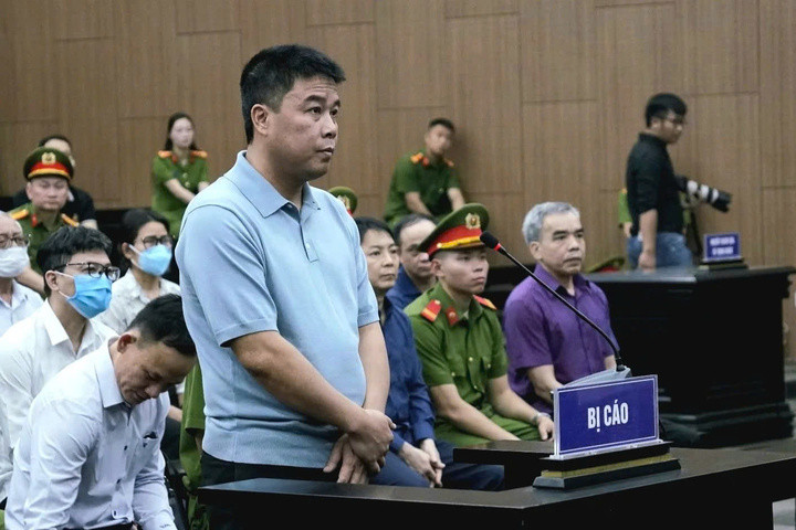 Bị cáo Nguyễn Văn Hậu tại toà.