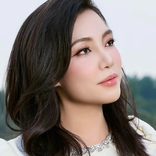 Nhan sắc khó tin của chị gái Hồ Quỳnh Hương ở tuổi ngoài 50- Ảnh 6.