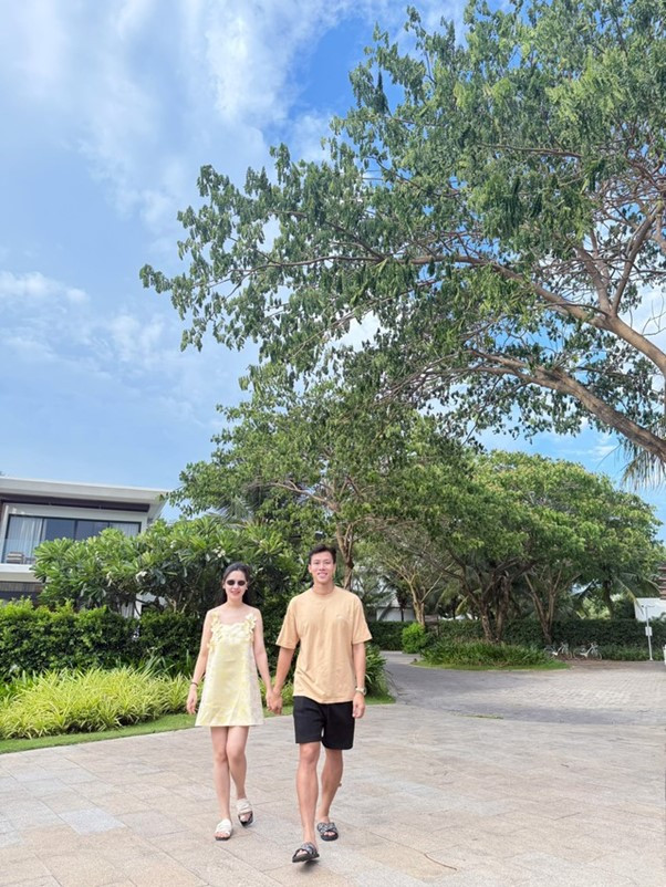 9 năm hạnh phúc ngọt ngào của trung vệ Quế Ngọc Hải bên vợ hoa khôi- Ảnh 1.