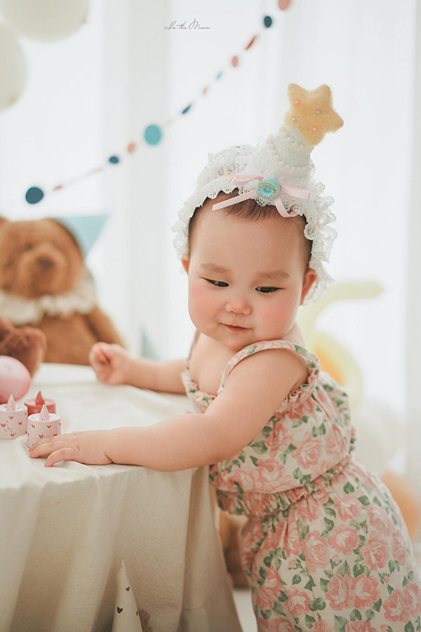Con gái tròn 1 tuổi siêu đáng yêu của MC Đức Bảo - Ảnh 5.