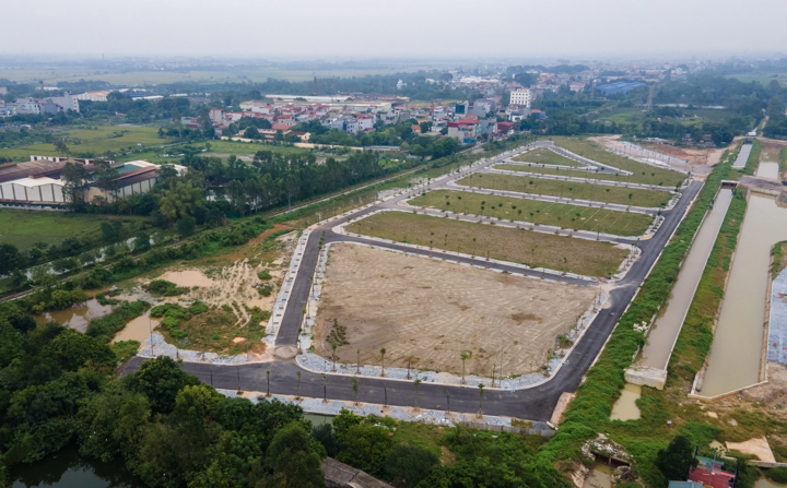 Giá đất nền tại Đông Anh hiện vẫn cao dù đã cắt