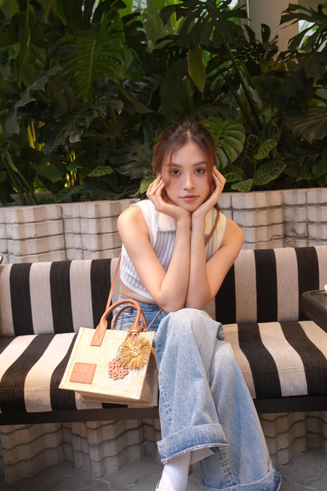 Hoa hậu Việt Nam gốc Hội An tung clip 'hai mảnh' nhỏ xíu nhận chục nghìn lượt thích- Ảnh 6.