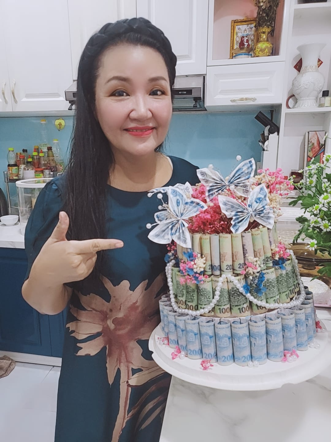 Mẹ chồng Bảo Thanh trên phim có nhan sắc đời thực ở tuổi U60 tươi trẻ- Ảnh 7.