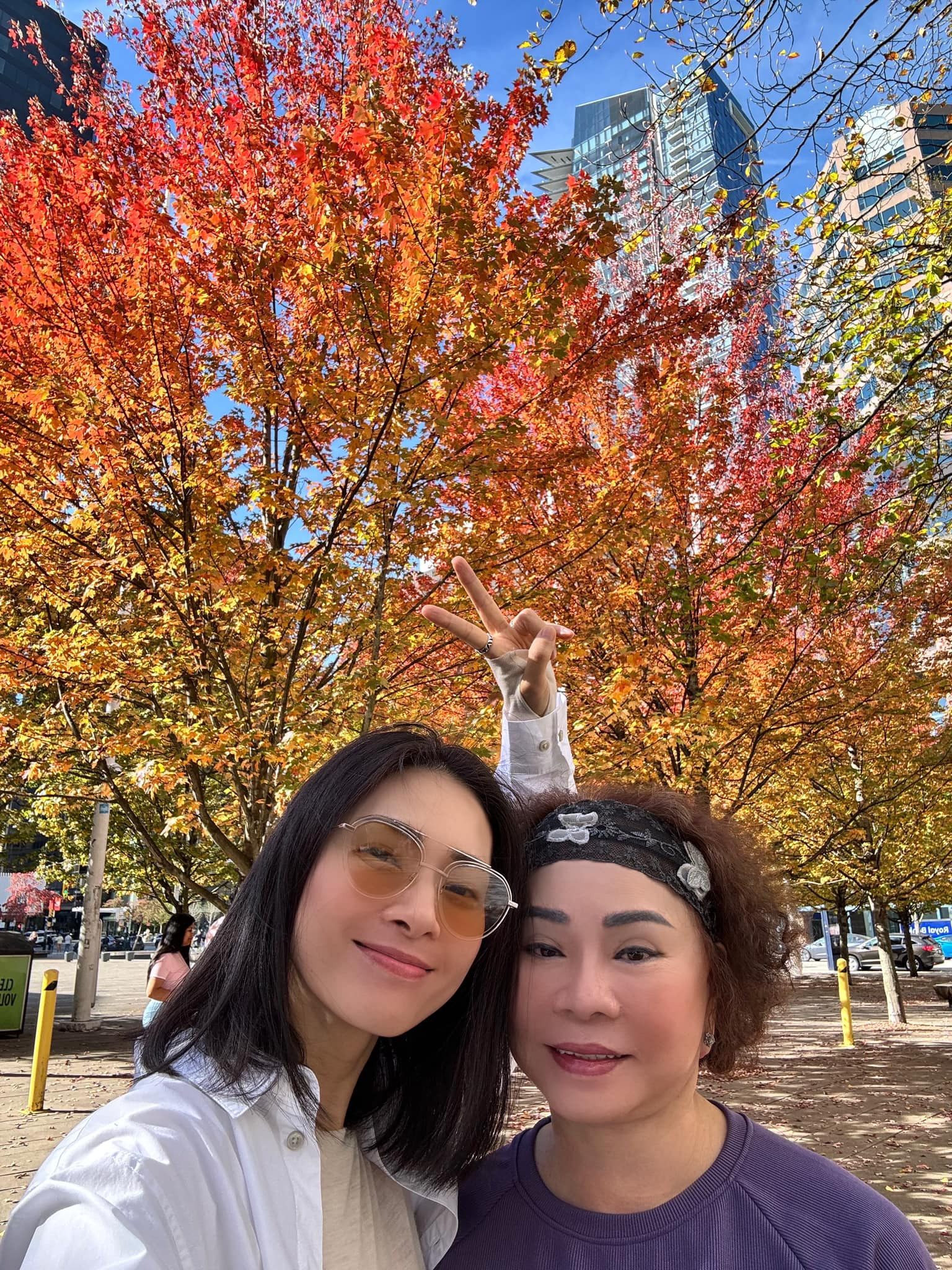 Mẹ ruột mỹ nhân Việt quê Trà Vinh: Tái hôn với chồng Tây ở Na Uy, truyền năng lượng tích cực cho con gái- Ảnh 4.