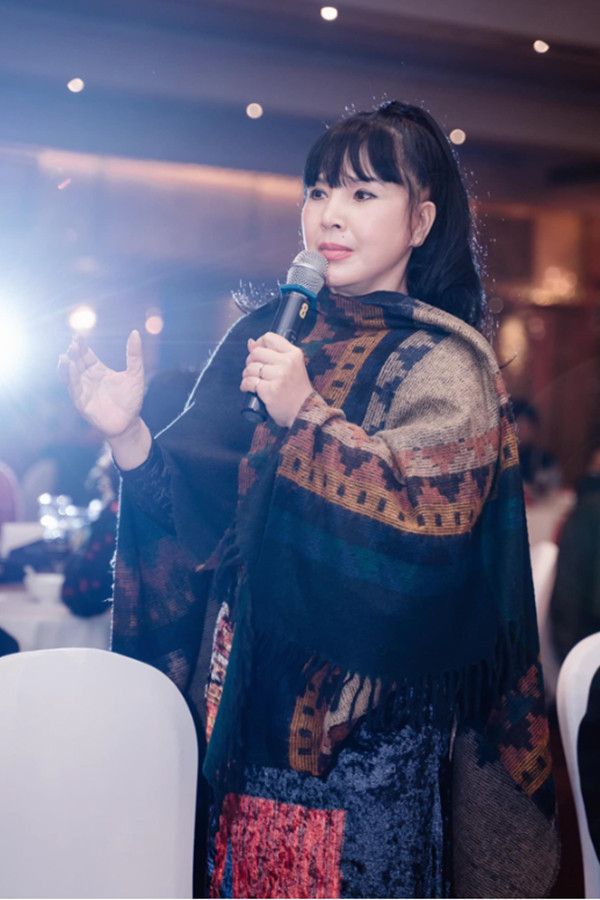 Nữ NSND từng nổi danh là 'Em bé Hà Nội' xinh đẹp, nhan sắc tuổi hưu giờ ra sao?- Ảnh 9.