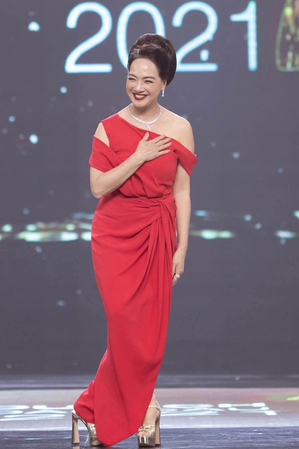 Nữ NSND từng đóng 'Săn bắt cướp' cùng Thương Tín ở tuổi hưu vẫn rất trẻ đẹp nhờ một điều giản dị- Ảnh 6.