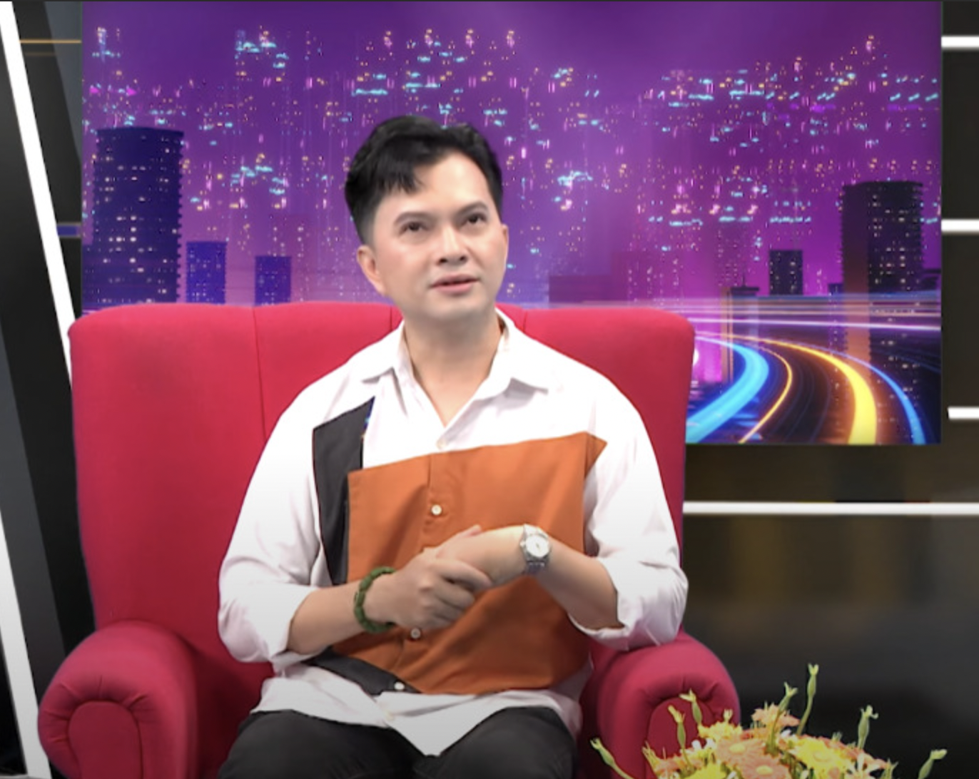 Nam ca sĩ quê Đà Nẵng 'mang tiếng' lấy vợ đại gia, lần đầu thừa nhận từng sợ lập gia đình- Ảnh 3.