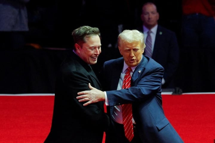 Elon Musk và ông Donald Trump.