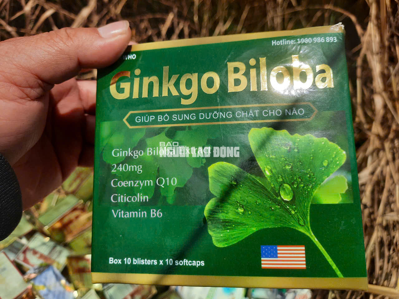 Phát hiện số lượng lớn thuốc, thực phẩm chức năng bỏ ở Bình Chánh - Ảnh 14.