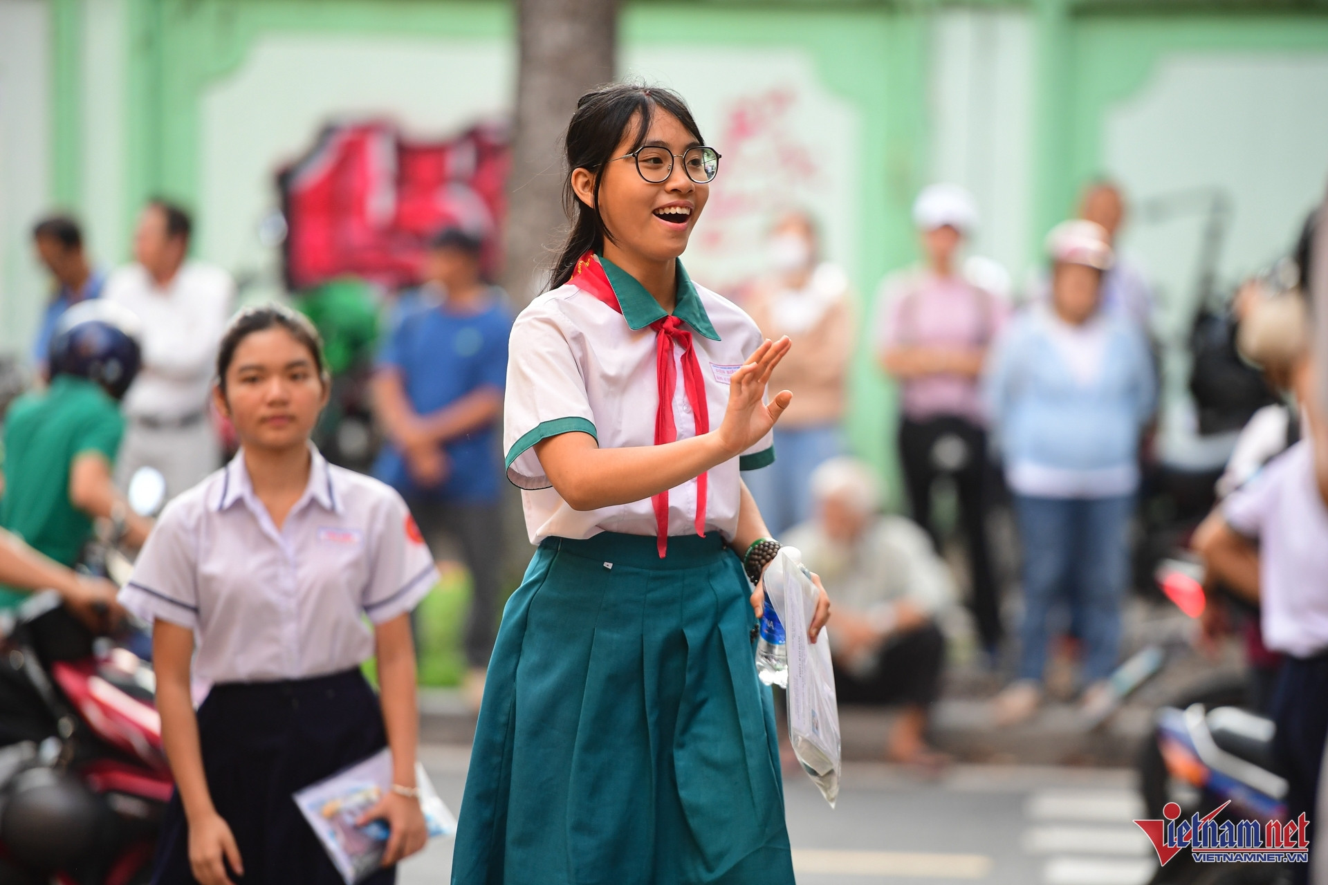 W-thi vào 10   Nguyễn Huế_ 7.jpg