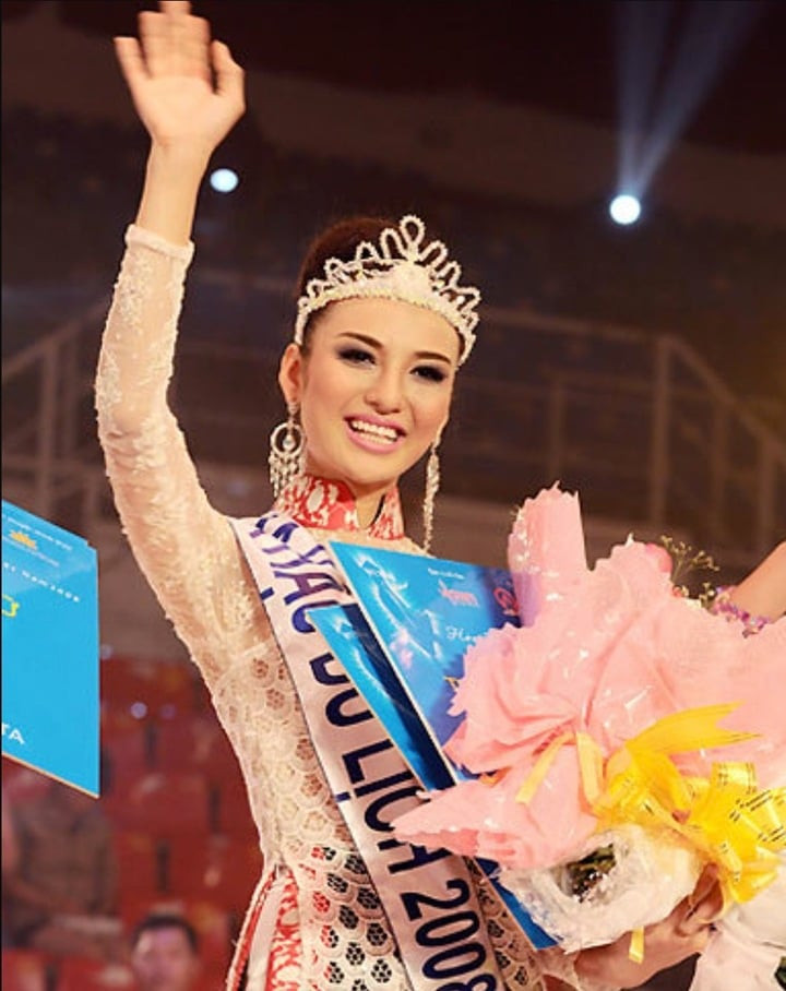 Ngọc Diễm đăng quang Hoa hậu Du lịch Việt Nam 2008.