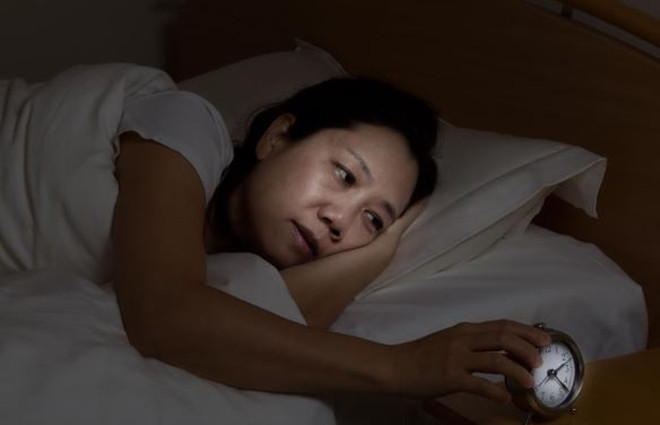 Mang theo 50 triệu lên cho cháu tình cờ nghe vợ chồng con trai nói chuyện tôi lặng lẽ thu dọn hành lý về quê