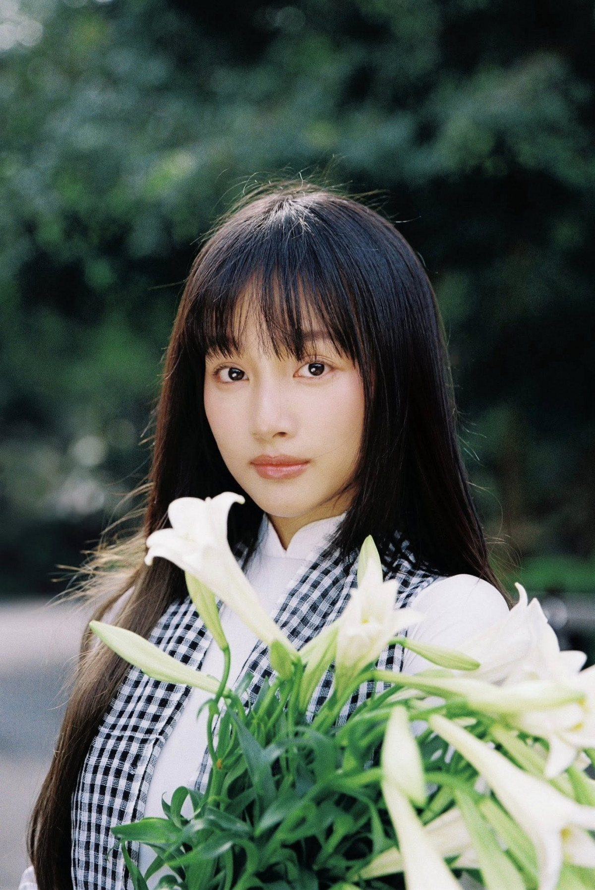 Nữ diễn viên kém 13 tuổi khiến Quốc Trường rung động với vẻ đẹp quyến rũ - Ảnh 6.