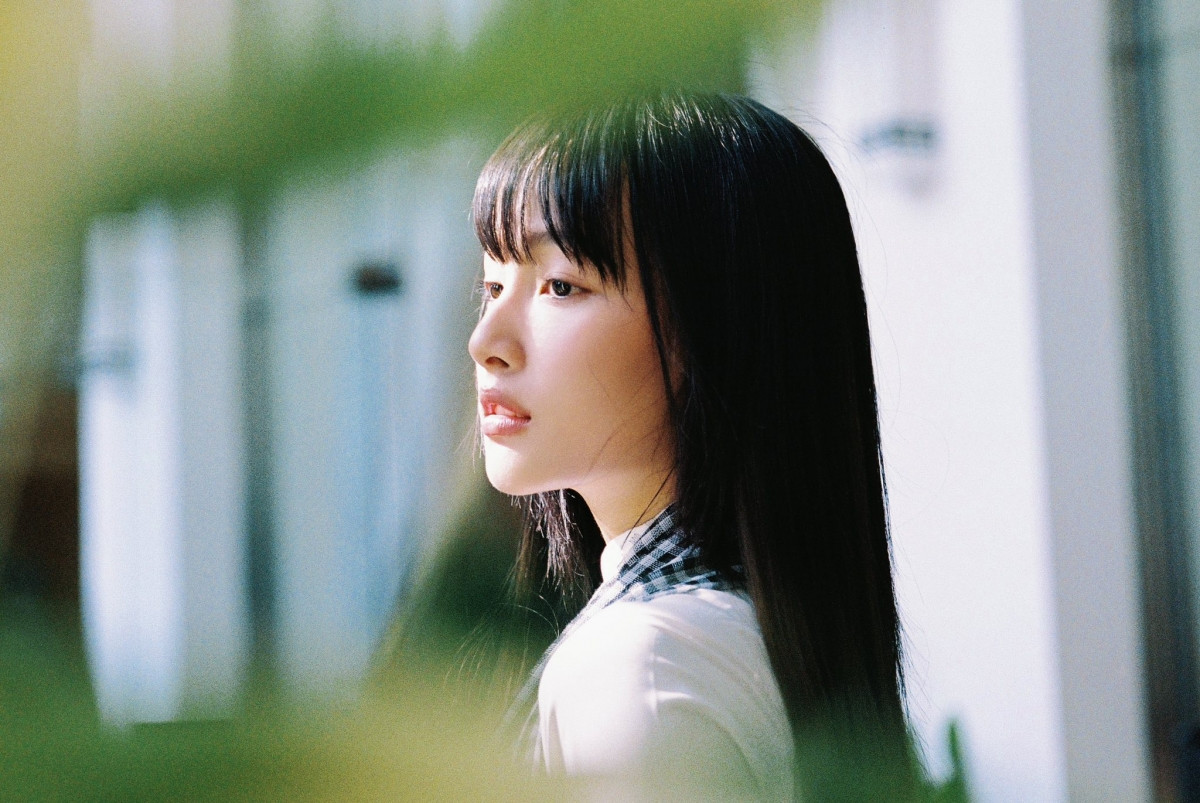 Nữ diễn viên kém 13 tuổi khiến Quốc Trường rung động với vẻ đẹp quyến rũ - Ảnh 9.