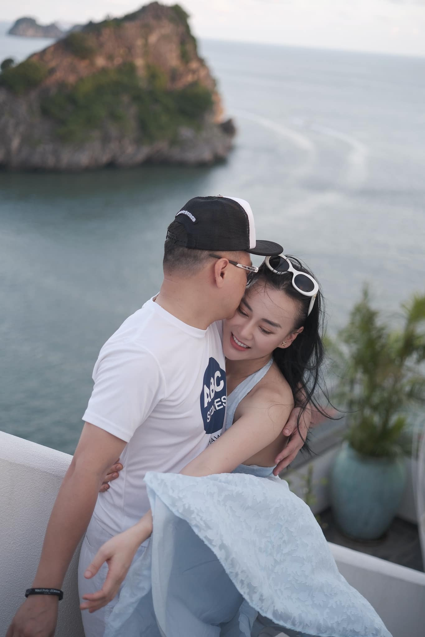 2 người đẹp tài sắc quê Hà Nam khiến mạng xã hội dậy sóng khi lấy chồng giàu là ai?- Ảnh 3.