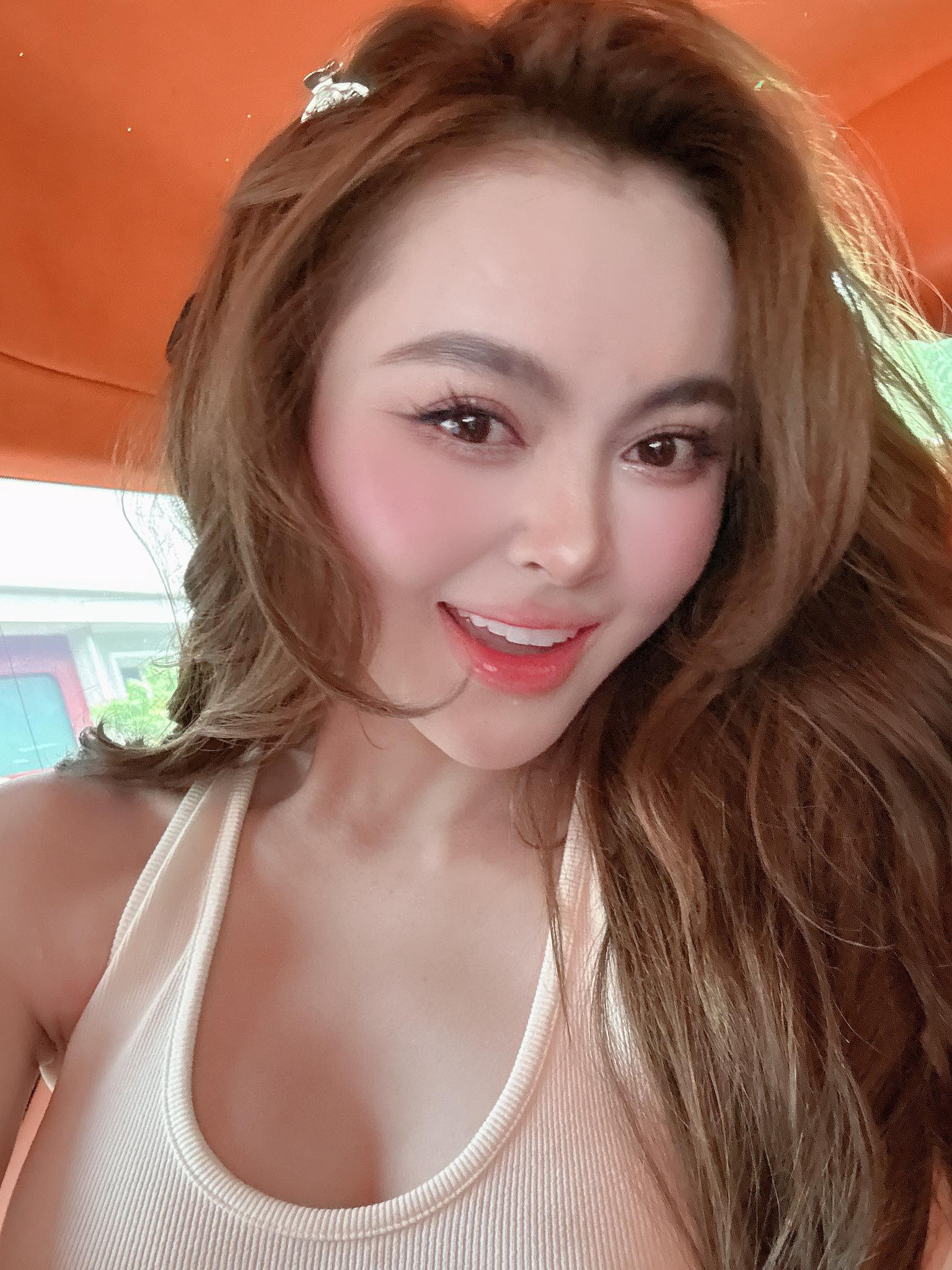 Trang Nemo gây xôn xao tố chồng bội bạc đòi ly dị khi vợ đang thi hành án