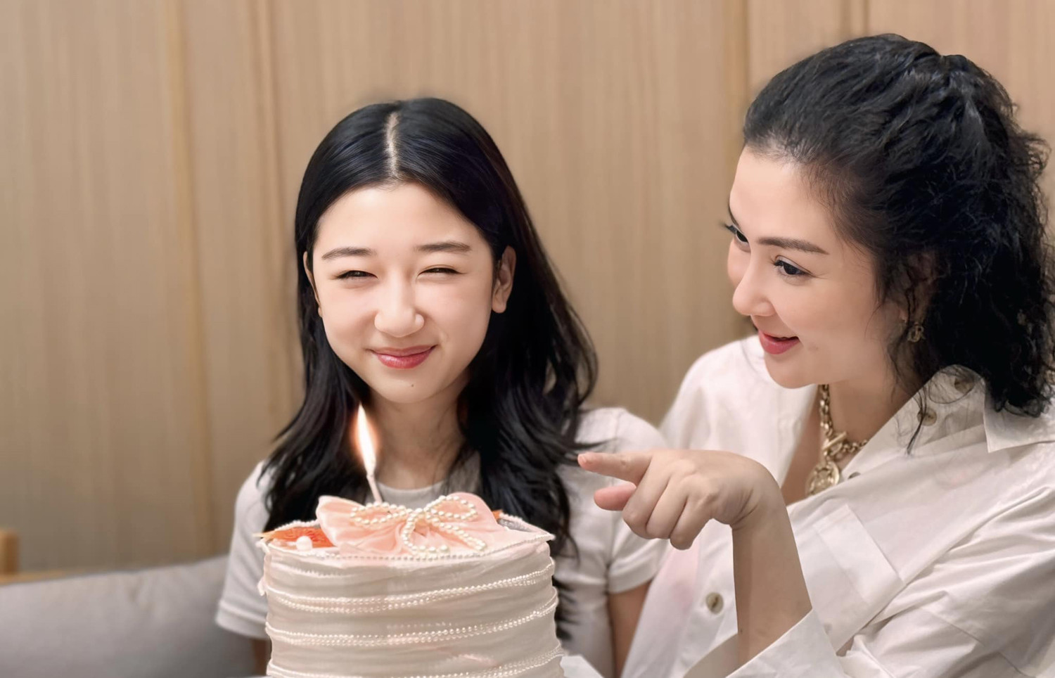 con gai hoa hau nguyen thi .jpg