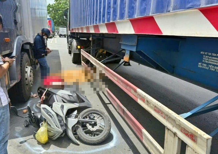 Hiện trường vụ tai nạn giao thông khiến hai mẹ con tử vong thương tâm.