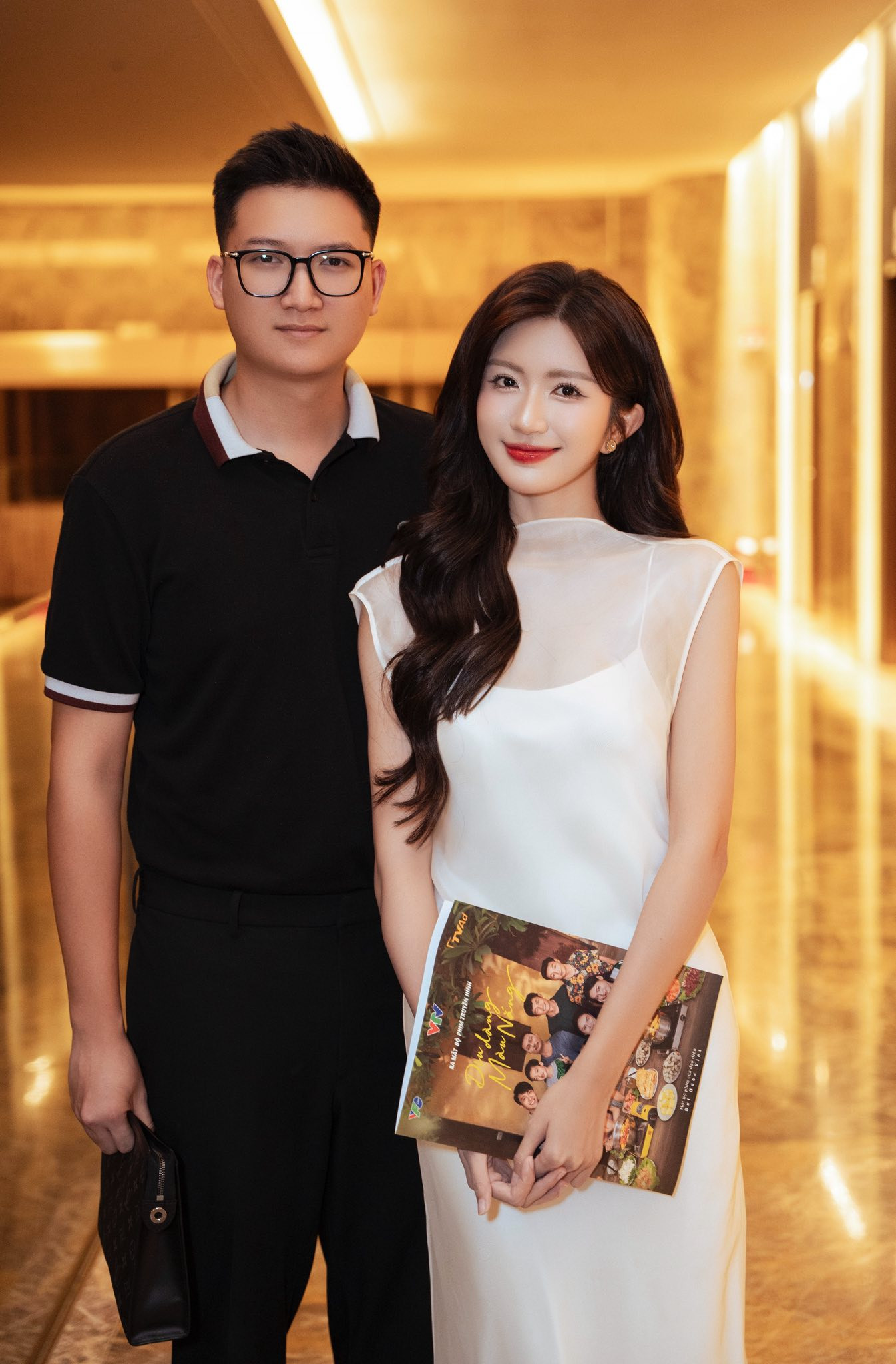 Nữ diễn viên quê Nam Định đang gây tranh cãi trong 'Dịu dàng màu nắng', đời thực là cháu dâu NSƯT Chí Trung- Ảnh 7.