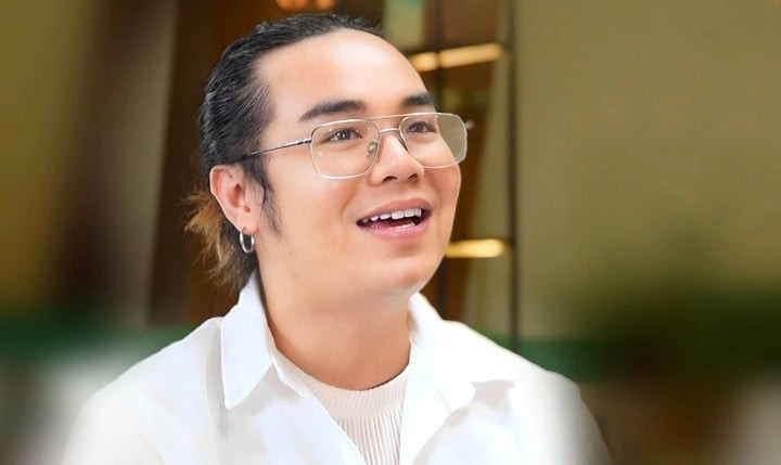 Nam ca sĩ vẫn đang nỗ lực với đam mê ca hát.