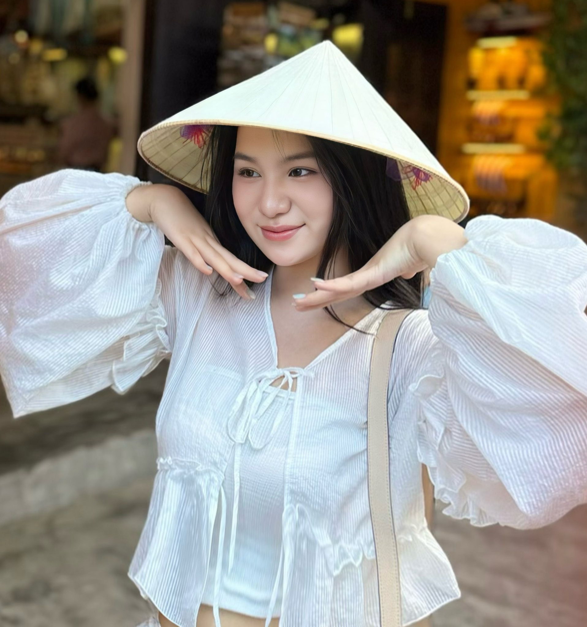 Diện mạo tuổi 23 con gái lớn của Á hậu Trịnh Kim Chi và đại gia Trấn Phương- Ảnh 7.